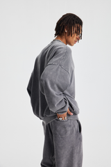 Washed Mock-Neck Sweatshirt – fit and silhouette view