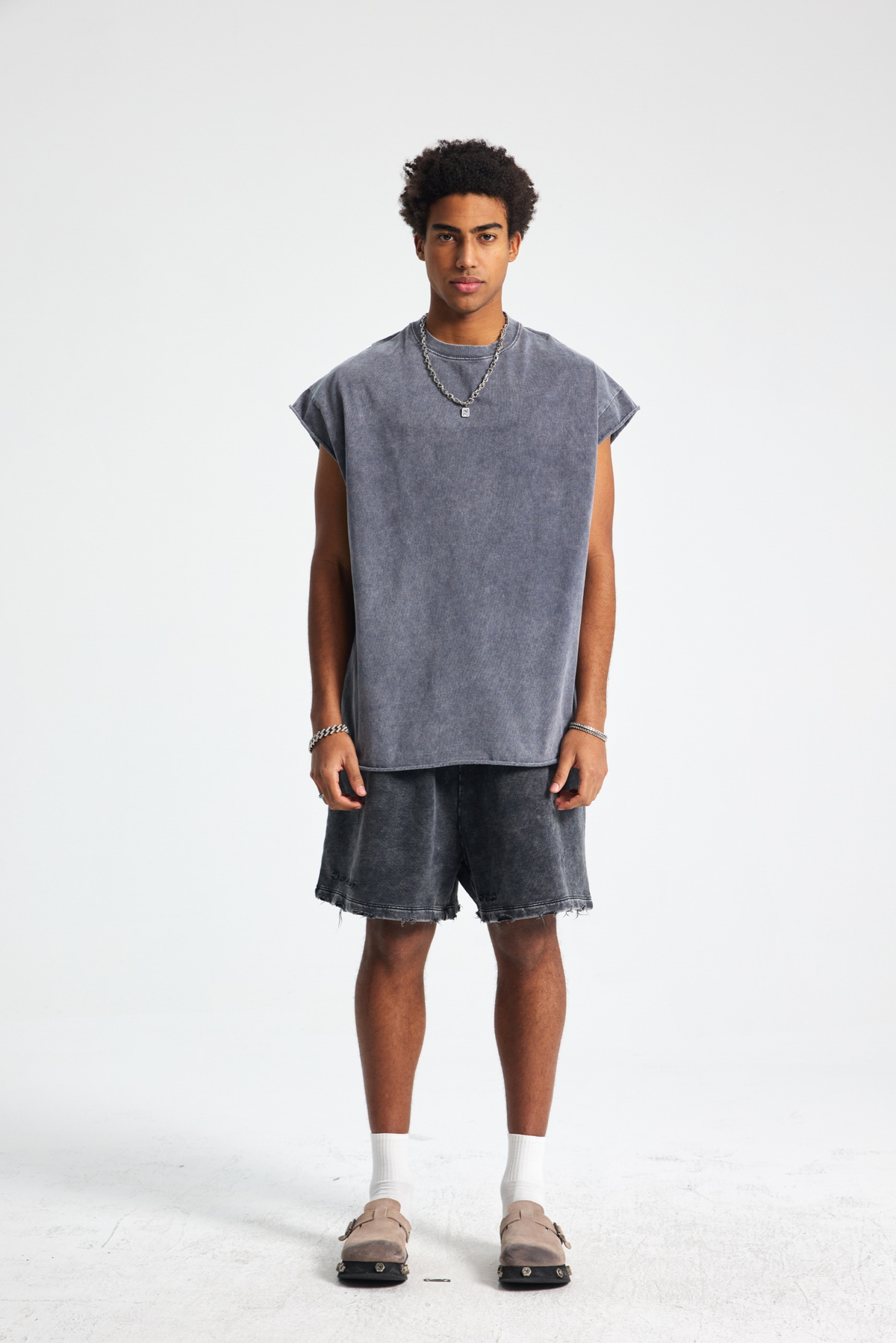 Stone Wash Raw-Edge Sleeveless T-Shirt